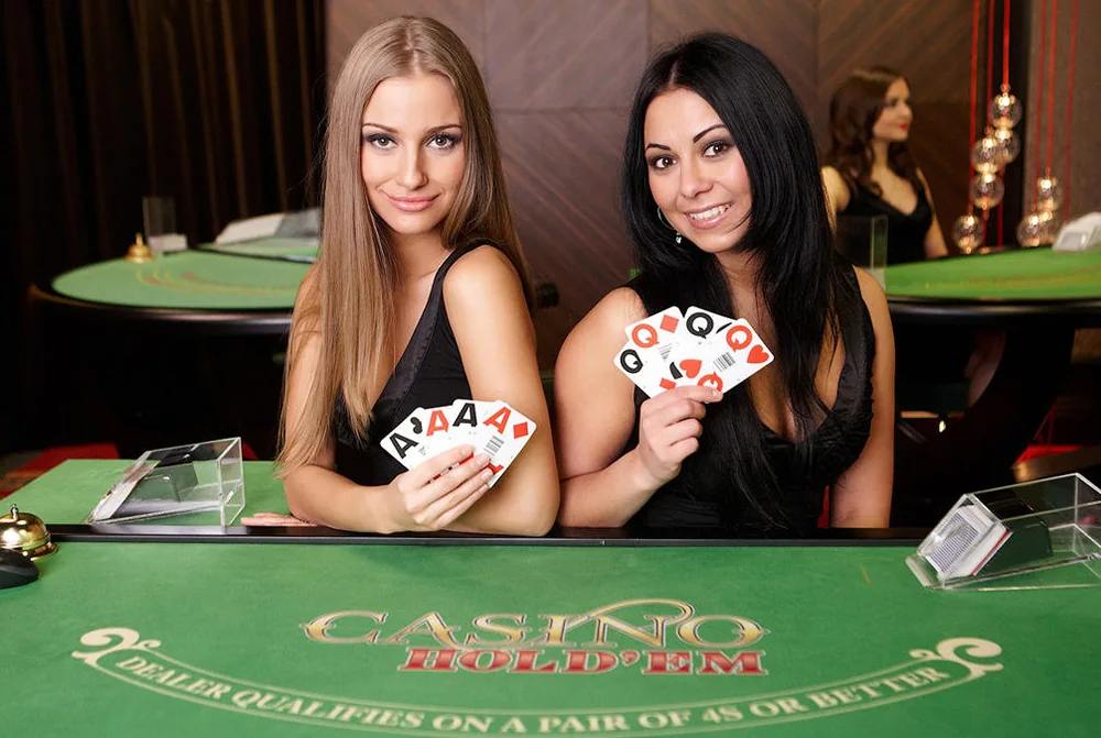 Tampilan meja baccarat live dengan dealer dan area taruhan
